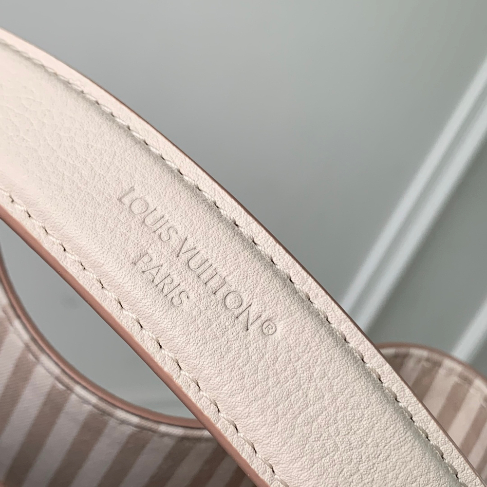 Louis Vuitton NeoNoe MM