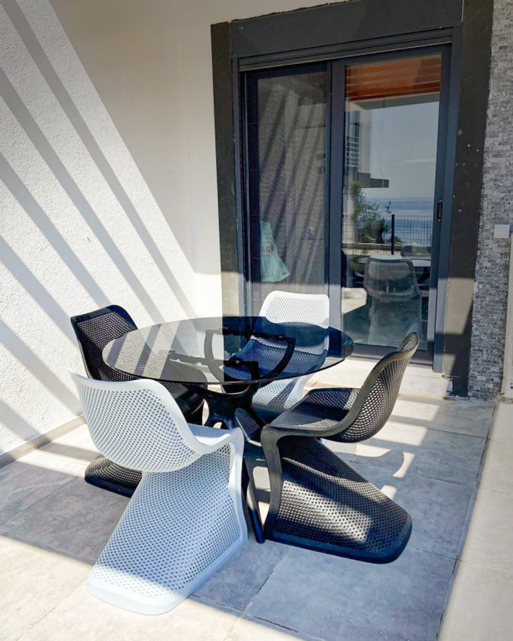 Стул пластиковый Siesta Contract Bloom, белый