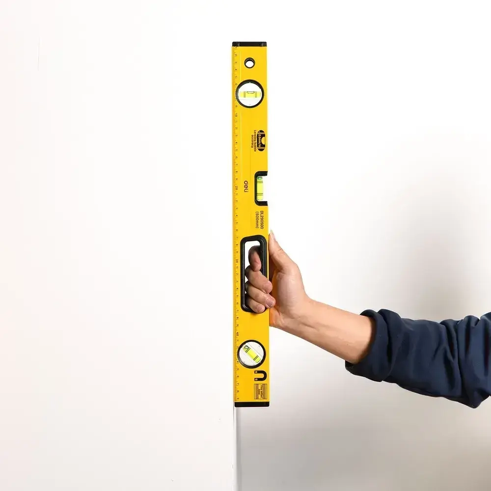 Строительный пузырьковый уровень 500мм Deli DL290500 (3 глазка, магнит, отверстия для подвеса)