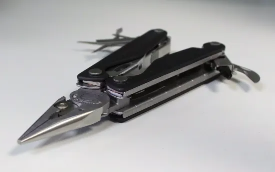 Мультитул Leatherman Charge plus, серебристый/черный 832516