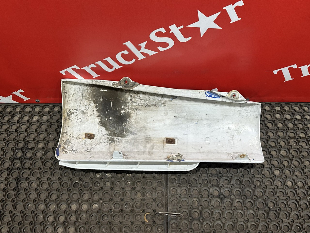 Дефлектор кабины правый