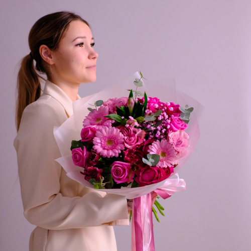 Купить Яркий букет с герберами и пионовидными розами #747