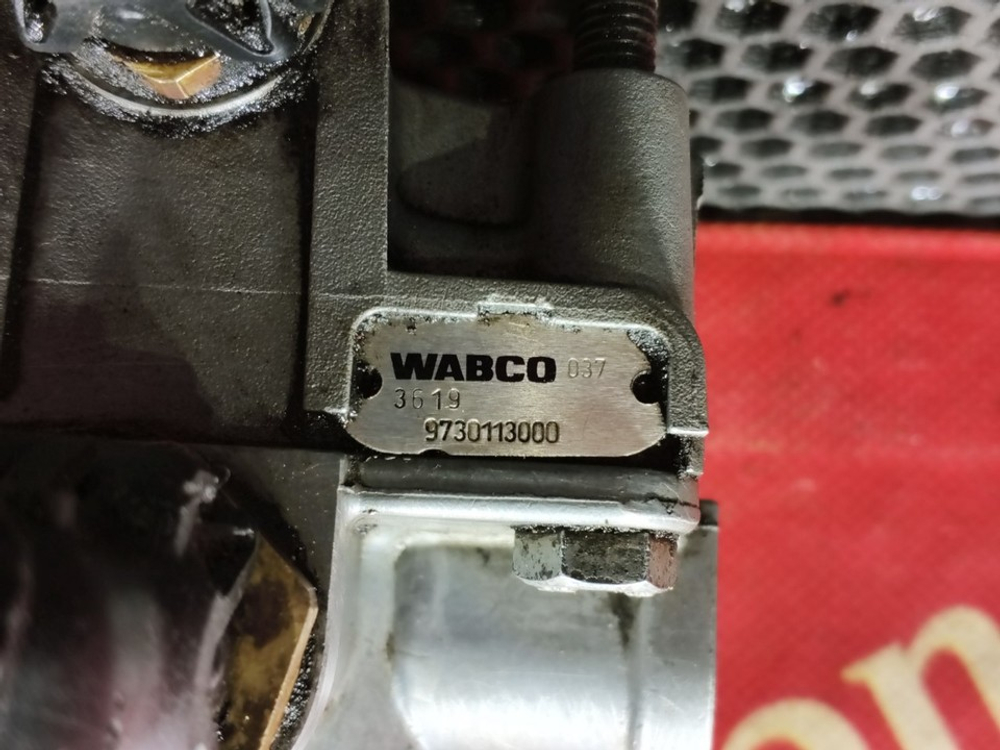 Клапан ускорительный