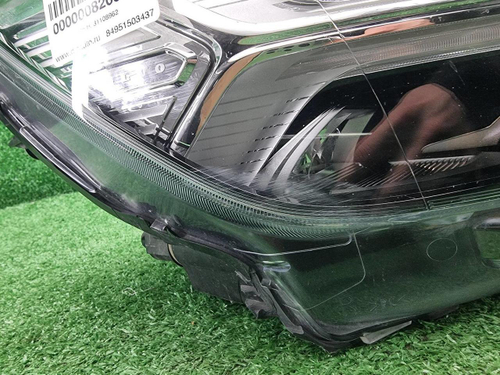 Фара правая Volvo XC40 1 (2017-2022) LED