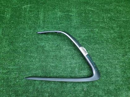 Накладка переднего бампера Toyota Camry xv70 20-нв