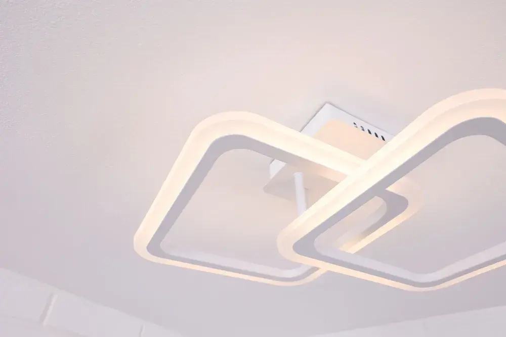 Люстра потолочная светодиодная Corpo 4030 , LED, цвет белый. Люстра с пультом управления, мощность 52 Вт. Светильник потолочный. Площадь освещения до 15 м2