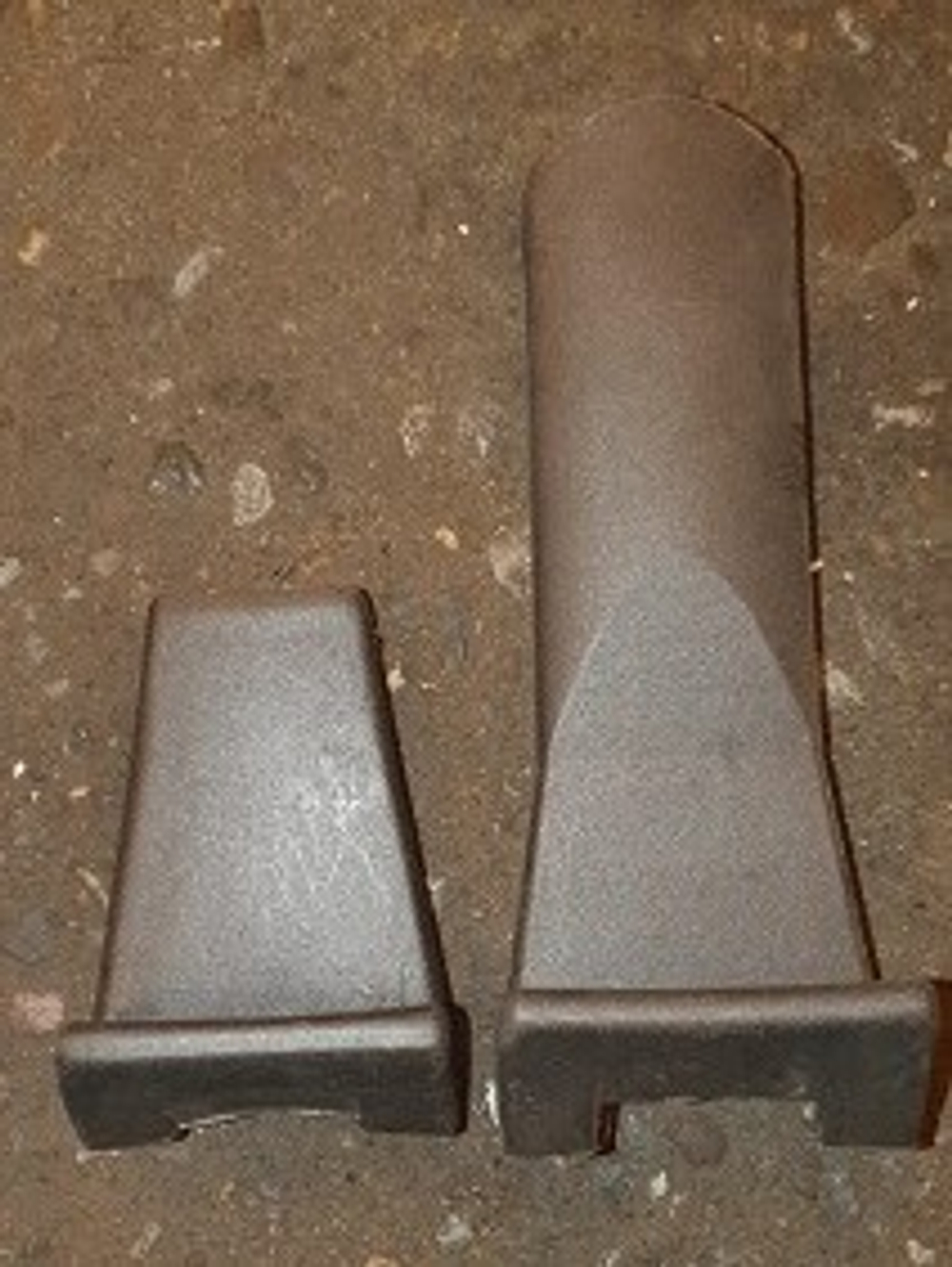 DL55-2 Пластиковая накладка на кулачки (чёрная) длинная (комплект 4шт. на стол)