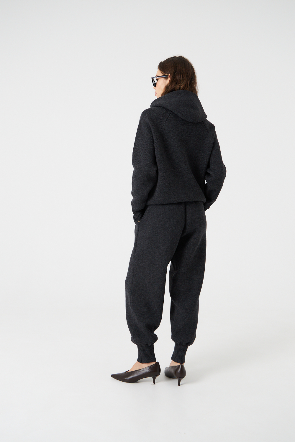 худи вязаный темный графит