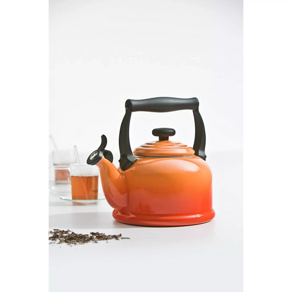 Le Creuset - Традиционный чайник 2,1л Пламя / артикул   92000800090000  / GTIN 024147130413