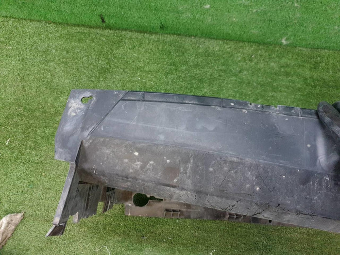 Воздуховод внутренний Porsche Macan (2014-2018)