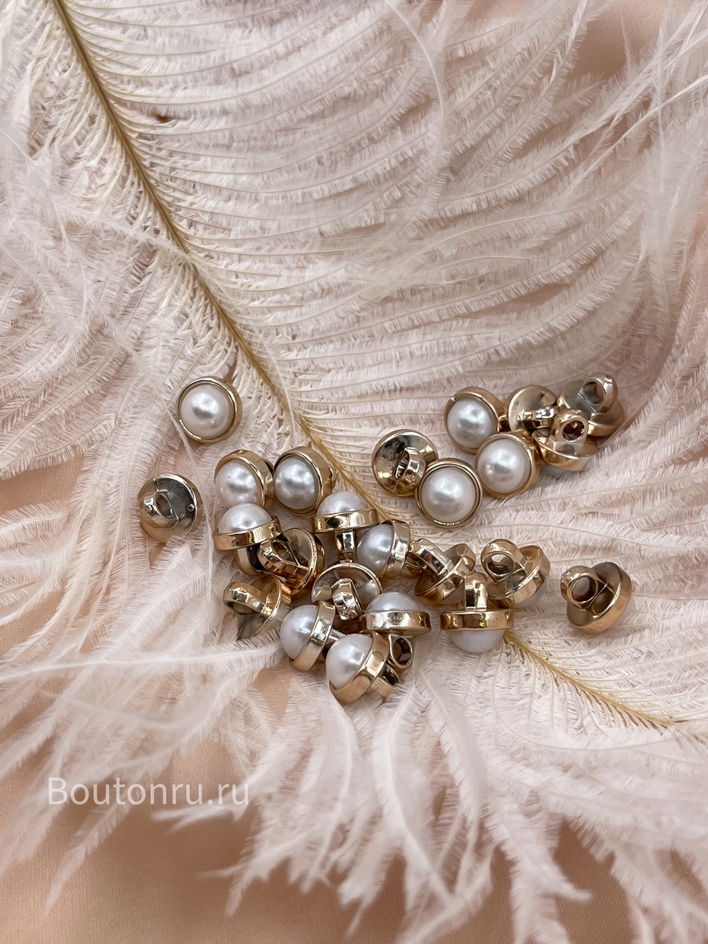 Пуговицы жемчужные в золоте