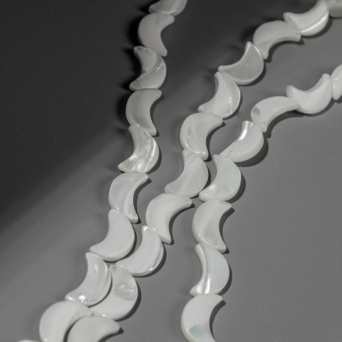 Лунницы из перламутра морских ракушек, 12,5*8,5мм, белый