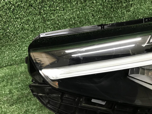 Фара левая Volvo XC40 (2022-н.в.) LED