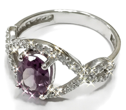 Ювелирное кольцо из серебра 925 пробы,вставка александрит,фианиты,размер 17.5