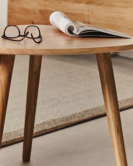 Комплект из 2-х столиков Duvani из массива акации с выбеленной отделкой