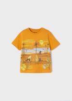 две футболки с шортами