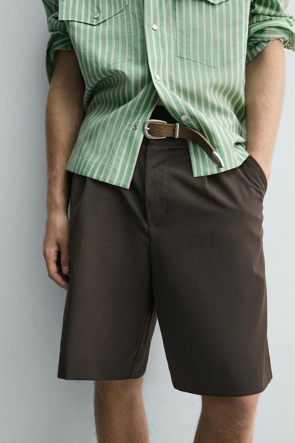 ZARA БЕРМУДЫ RELAXED FIT СО СКЛАДКАМИ, ШОКОЛАДНЫЙ