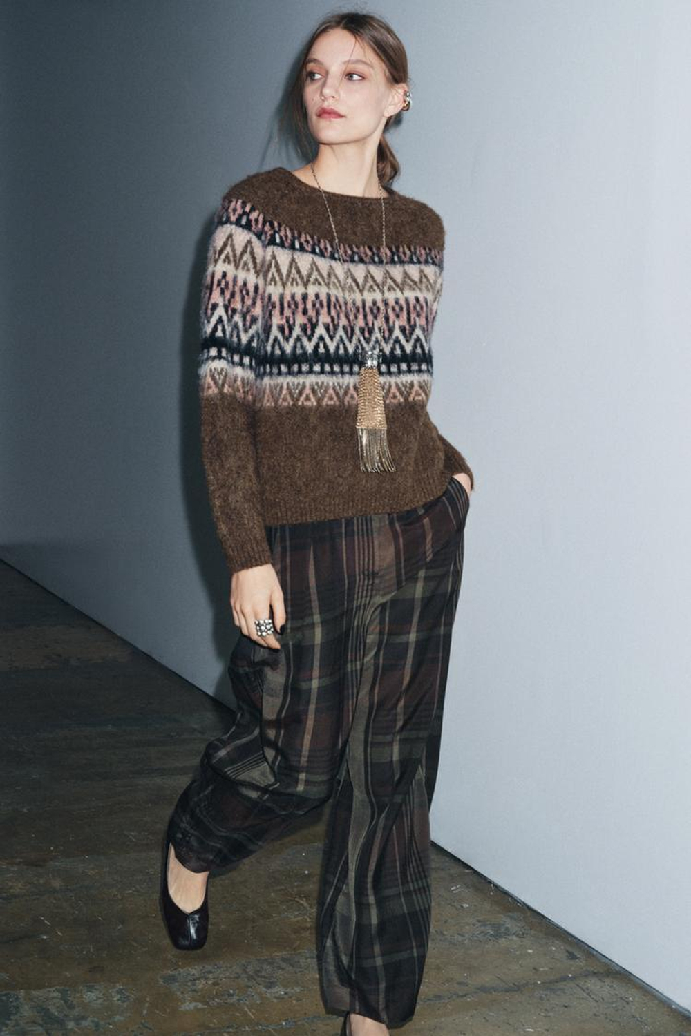 ZARA ЖАККАРДОВЫЙ СВИТЕР ИЗ ТРИКОТАЖА С ЭФФЕКТОМ ВОРСА, ТЕМНЫЙ СЕРО-КОРИЧНЕВЫЙ