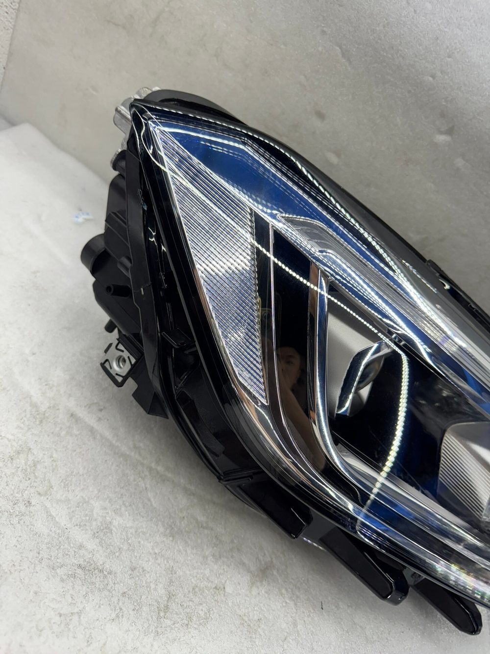 LED фары оригинальные для Volkswagen Jetta 2022-2024