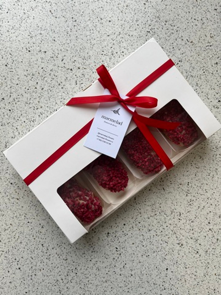 Набор эклеров - Малиновый йогурт 5шт