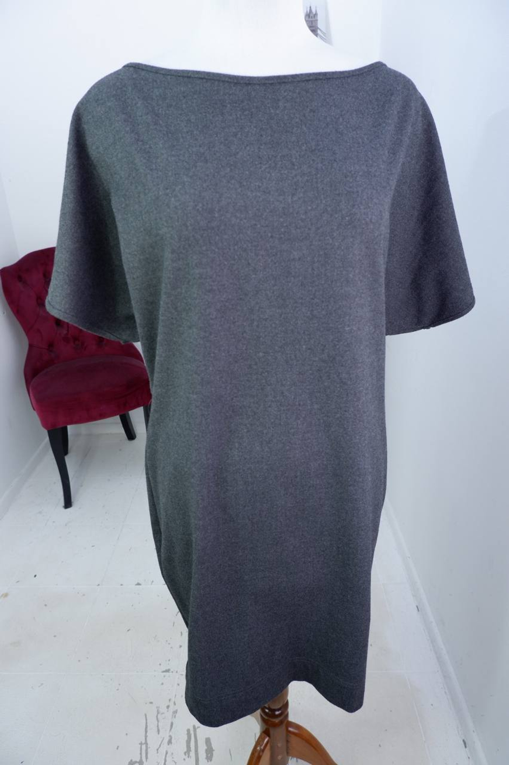 Платье Lakbi практичное, визуально на 46 размер