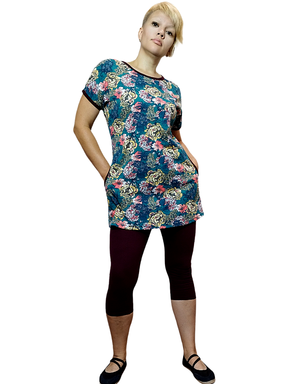 2318 Пижама женская (туника+капри) цветы на бирюзе (66)