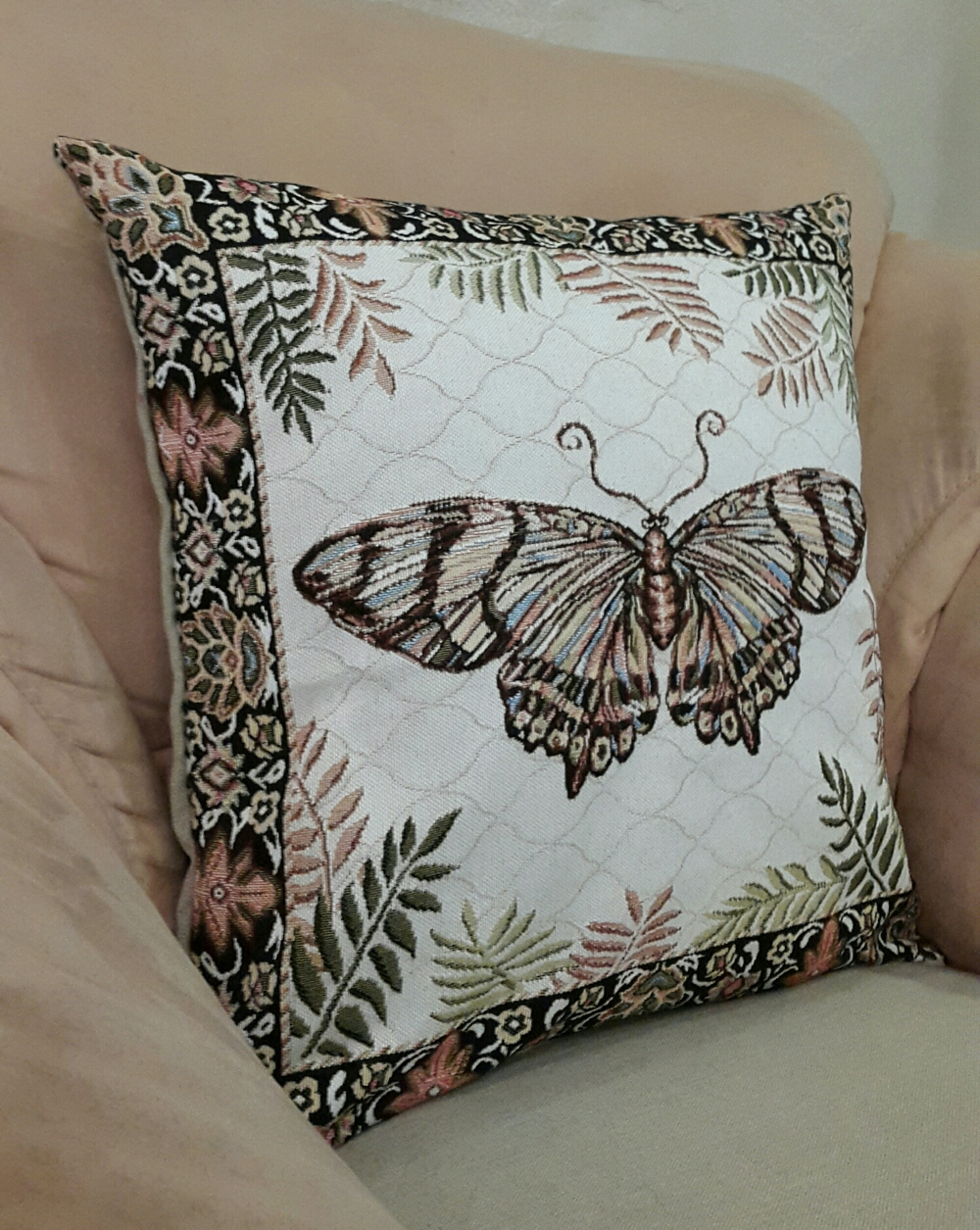 Декоративный гобеленовый чехол для интерьерной подушки Бабочка 47*47