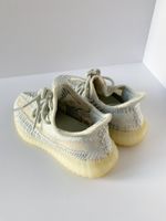 Кроссовки Adidas Yeezy, 30