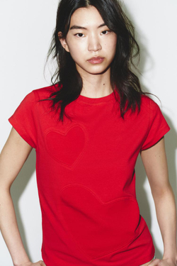 ZARA ФУТБОЛКА С КОРОТКИМИ РУКАВАМИ И СЕРДЕЧКАМИ, КРАСНЫЙ