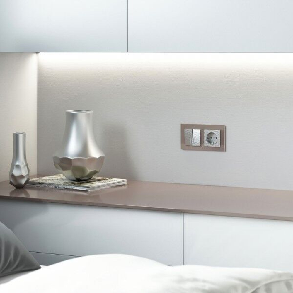 Выключатель двухклавишный проходной с подсветкой (hammer серебряный)