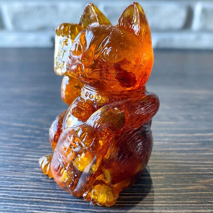 Манэки-нэко кот счастья