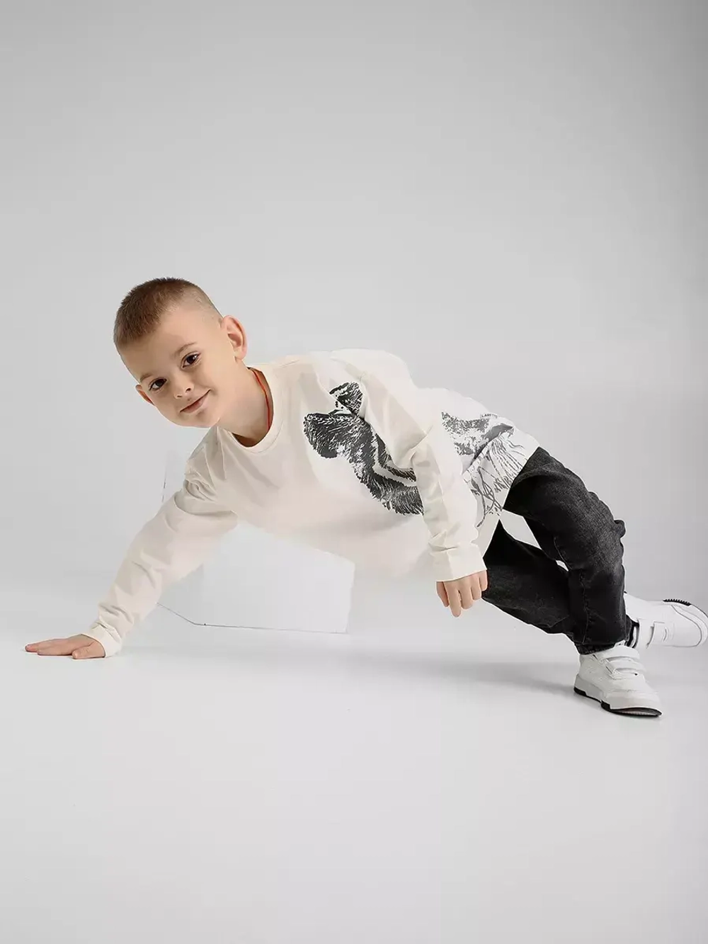 Лонгслив школьный для мальчика с принтом