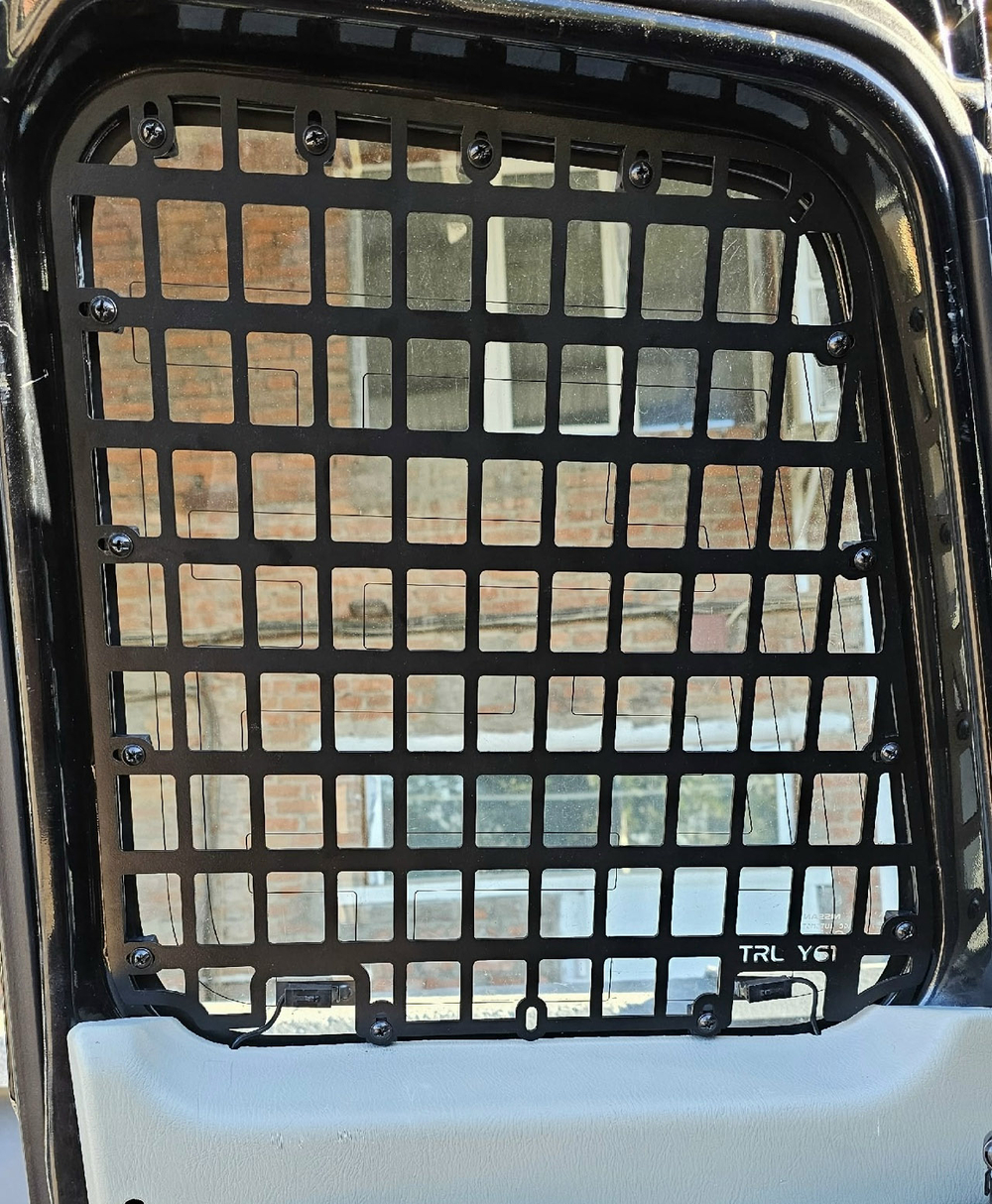 Металлическая MOLLE/PALS панель в малое окно двери багажника Nissan Patrol Y61