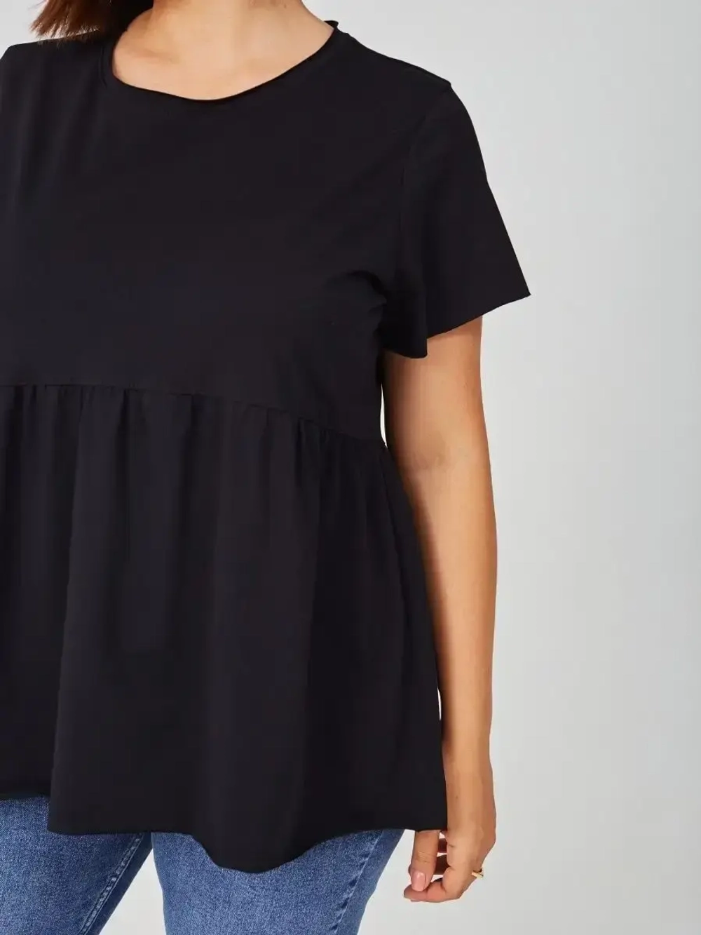 Футболка с баской оверсайз