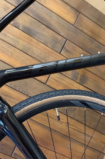Велосипед Giant Revolt F2 - 2025 Black edition
