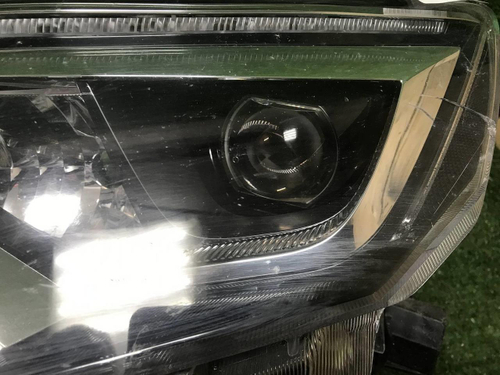Битая Фара левая Toyota Rav 4 CA40 (2015-2019) LED