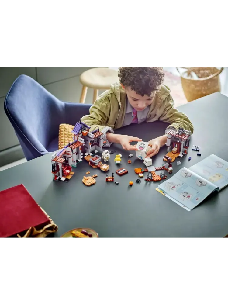 Конструктор Super Mario 71436 Особняк с привидениями