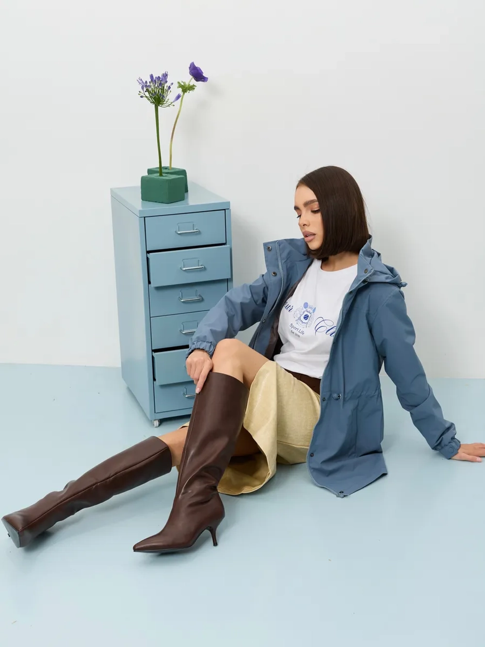 Ветровка с капюшоном удлиненная