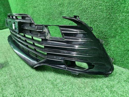 Решетка переднего бампера Toyota Camry xv70 20-нв