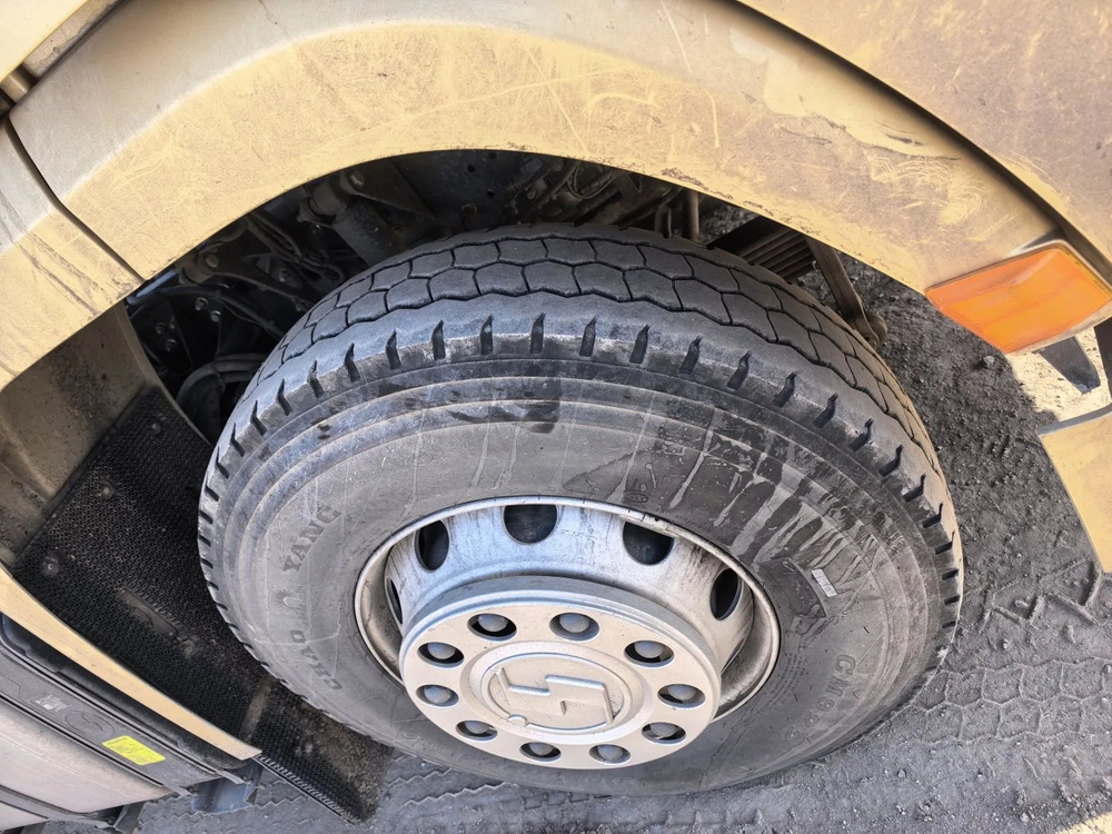 Shacman (Shaanxi) SX* 6x4 Седельный тягач SX42584V324 (Дизельный, 11,6 л, 423 л.с., МТ)
