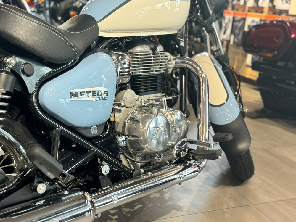 Royal Enfield Meteor 350 Aurora Blue 2024