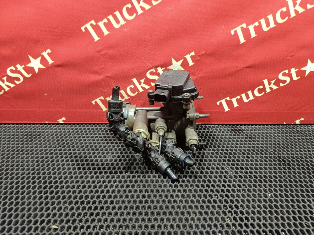 Кран управления тормозами прицепа