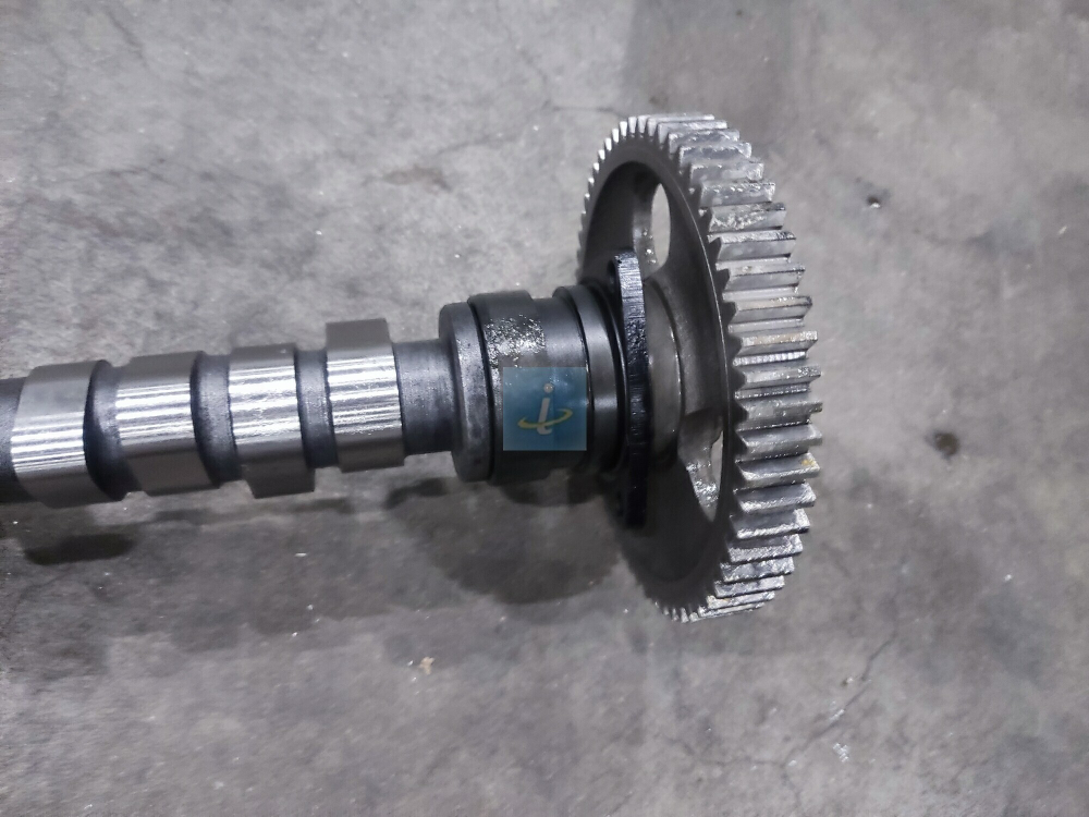 Вал распределительный в сборе с шестерней 842.1006010-10