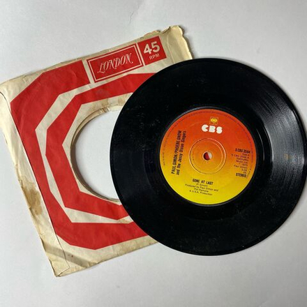 Винтажная виниловая пластинка 7 дюймов (маленькая пластинка) Paul Simon / Phoebe Snow And The Jessy Dixon Singers Gone At Last (UK 1975)