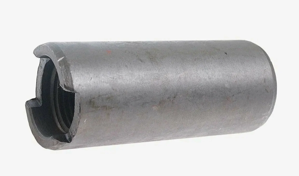 Ось качания переднего ведущего моста с прорезью МТЗ-82