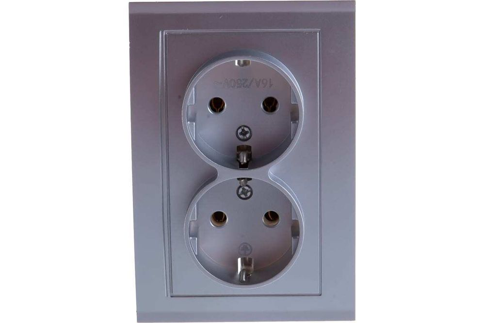 Розетка 2-местная серебро с/з UNIVersal Бриллиант СУ 7949780