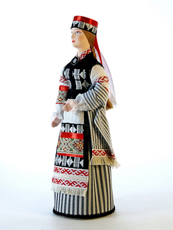Кукла фарфоровая Литовка в национальном костюме