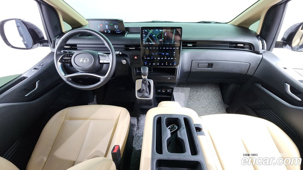 Hyundai Staria 4WD Tourer 11-и местный (08.2021)