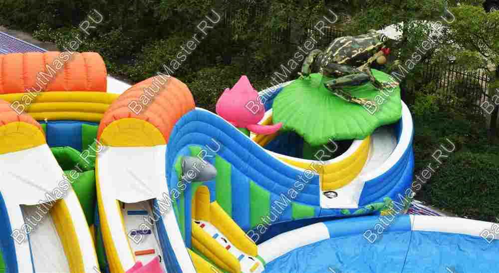 Надувной наземный аквапарк «Пруд с лотосами», 25*25*5 м