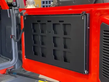 Столик в дверь багажного отсека для Ford Bronco Raptor 2022+ и Ford Bronco 2021+